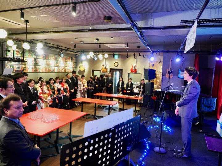 令和７年度卒業祝賀会を開催しました．